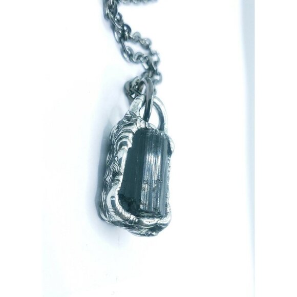 Raw tourmaline crystal Necklace - Picture 1 of 12